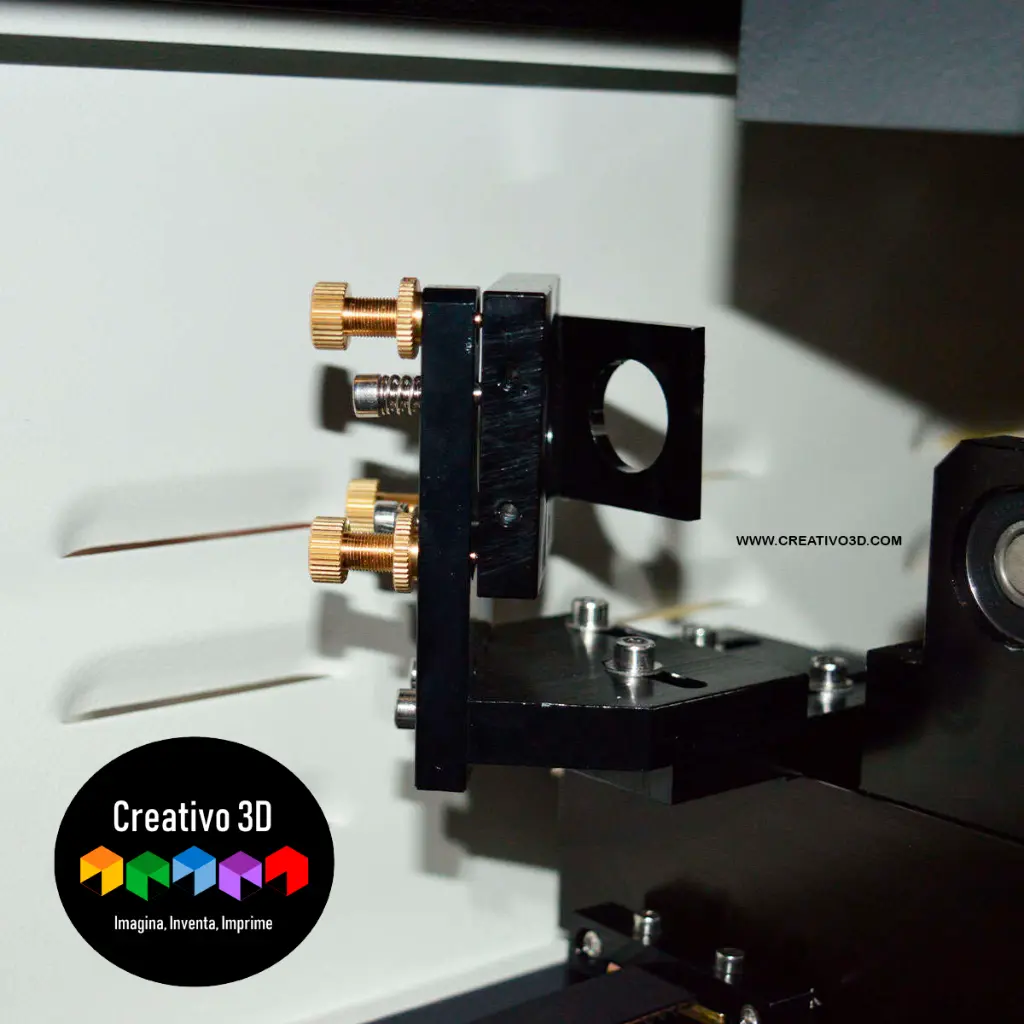 Cortadora y Grabadora Láser CO27.webp